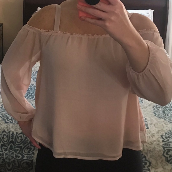 NWOT Express Light Pink Off The Shoulder Top - Picture 3 of 7